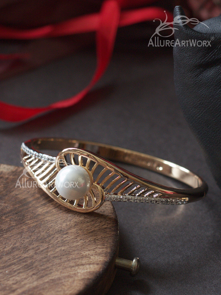 Cutwork Bracelet